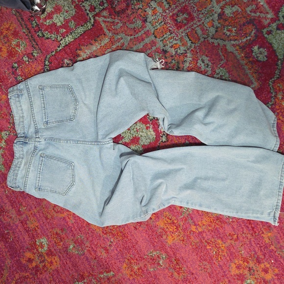 SHEIN Light Blue Relaxed Fit Jeans | Size Medium - Picture 2 of 4